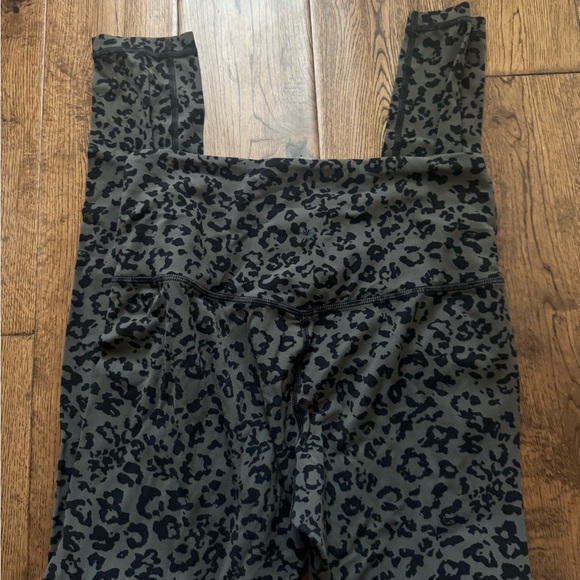 Athleta Leopard Elation Ultra High Rise Tight Arbor Olive Size S - Picture 6 of 8